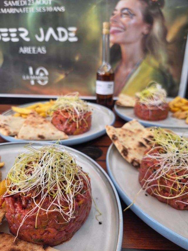 🤤 La nouveauté de Chez Soi* à La Marina pour cet été 2026 : un savoureux tartare de bœuf, dont la recette sera déclinée dans différentes versions au court de la saison, accompagné de sa portion de frites. Le tout relevé par la délicieuse huile pimentée LVDD 🌶
À dévorer en solo ou à partager ! 🤗
• Cuisine ouverte du jeudi au samedi de 18h à 21h
Rés. 079 240 71 71 
@chez_soi_food 
@lvdd.ch